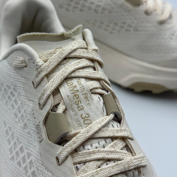 The North Face Alta Mesa 300 Womens 6 Dune White Pristine Hiking Walking Active - Picture 8 of 10